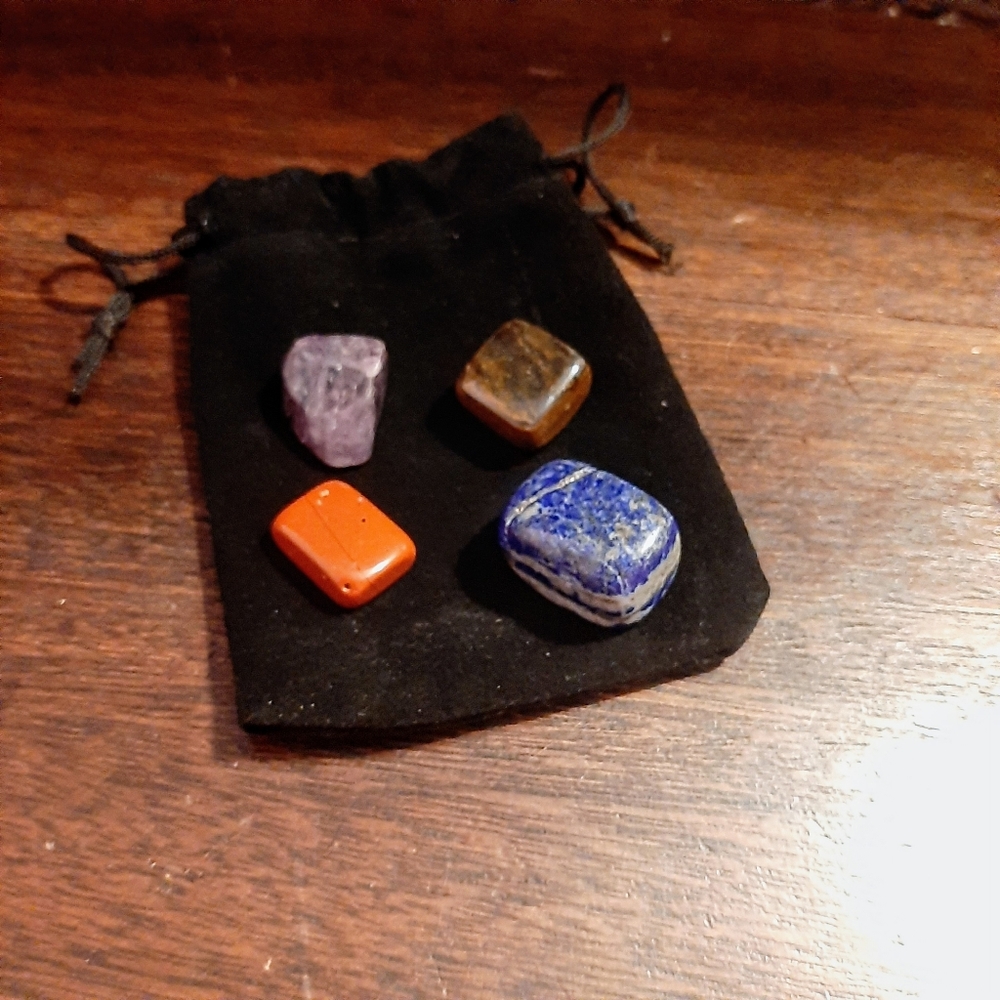 Crystals Set With Drawstring Bag - Picture 4 of 6